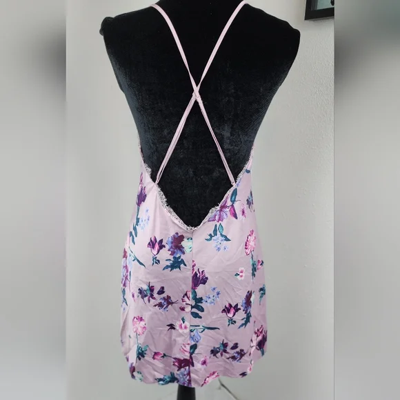 🥳SALE🥳Victoria's Secret silky razorback nightgown - Picture 4 of 10